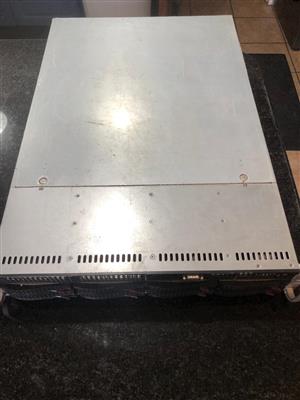  Server Supermicro X11SAE