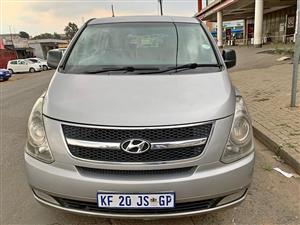2012 HYUNDAI H1 2.5 9 SEATER AUTOMATIC