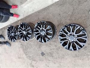 18inch Ford Thunder/Wildtrack original mags,can fit on Ford Everest set 
