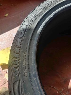 2 x 275/40ZR 19 Flatrun Tyres for Sale