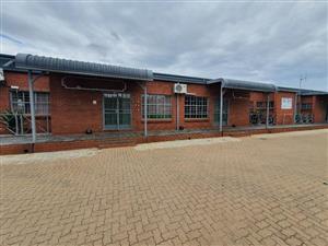 Prime 340m² Warehouse To Let | Hennopspark Industrial, Centurion