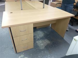 1600x750 3 draw desk