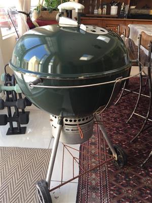 Weber 57cm Green One Touch PREMIUM Braai with Tuck away lid ring