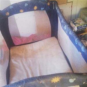 Baby camping cot 