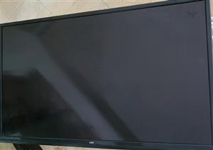 AIM 40 inch full HD LED TV with wall bracket 