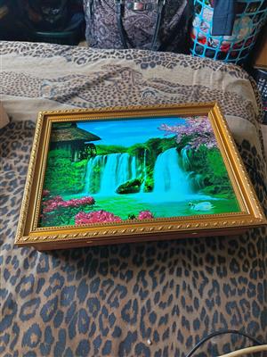 Dynamic waterfall frame 