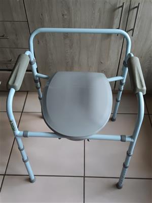 Medic Folding Commode