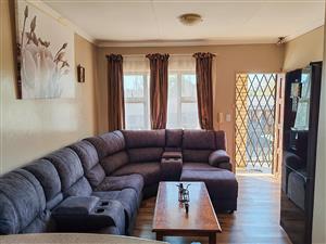 Spacious and well-kept apartment in the market