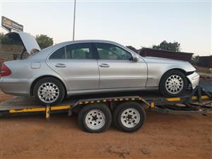 Stripping Mercedes benz E200 W211 for spares