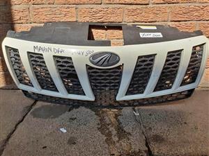 Mahindra XUV500 grill
