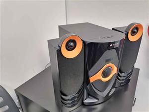 Audionic Rainbow R20 2.1 Channel HiFi speakers with FM, USB, AUX & SD CARD  NO REMOTE. Used but Good