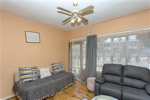 Apartment For Sale in Parow Valley