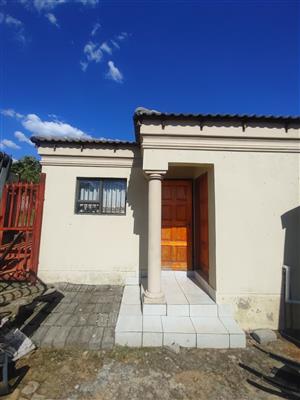 Outside room to rent in Phillip Nel Park, Proroa West