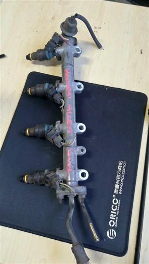 HYUNDAI ACCENT 4GEK  FUEL RAIL & INJECTORS FOR SALE