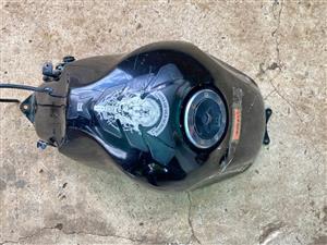 Kawasaki ZZR 600 tank. Meyerton bike scrapyard new and secondhand spares.