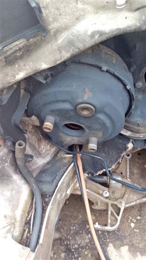 VW Golf 5 brake booster
