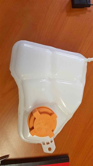 FORD FIESTA/FIGO WATER BOTTLE. BRAND NEW. FOR VARIOUS OTHER CARS TOO