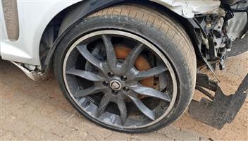 Jaquar xf pre-facelift 3.0 diesel stripping for parts