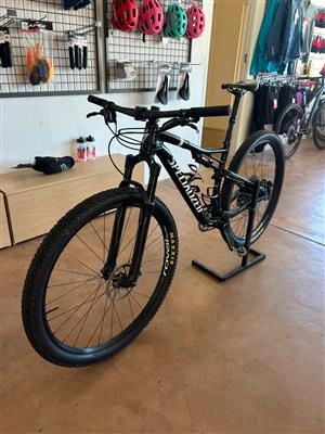 Spesialized epic mountain bike 