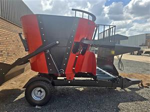 New Agritech 5m³ trailed vertical feed mixers for sale
