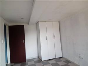  Spacious 2-Bedroom Cottage To Let in Cyrildene, Johannesburg  