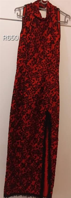 2 x Evening dresses. Only worn 1 or twice. Price in on the picture. Size small or 8