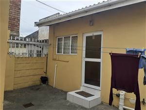 Looking for tenant westcliff chatsworth 