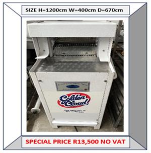 WELTON BREAD SLICER  IMMACULATE CONDITION (GOLDEN CLOUD)