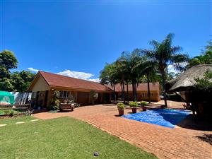 SPACIOUS FAMILY HAVEN IN PRIME NABOOMSPRUIT LOCATION