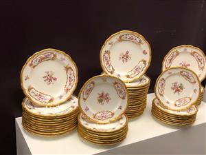 Set Of Minton Dinner And Dessert Plates 1860-70