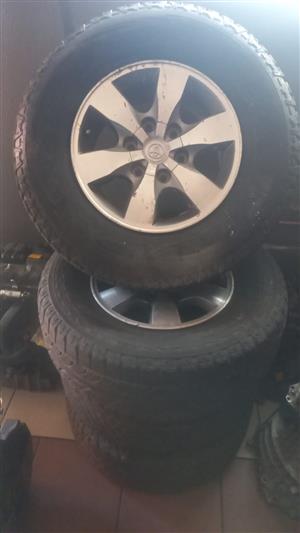 Toyota hilux rims and tyres
