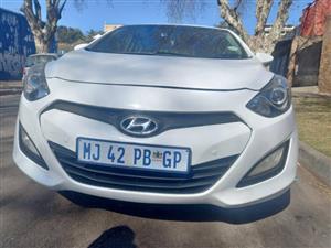2015 Hyundai i30 Hatchback 1.6 Manual, Petrol, White, 85000kms