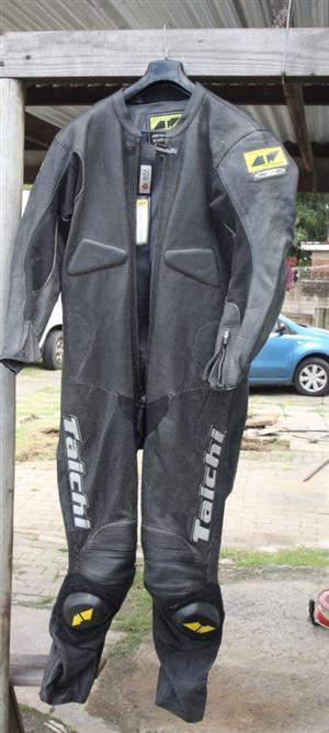 RS Tachi leather racing suit