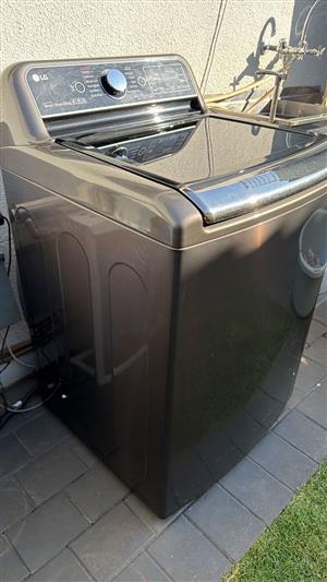 Used LG 24 lg top loader washing machine . Woks 100%