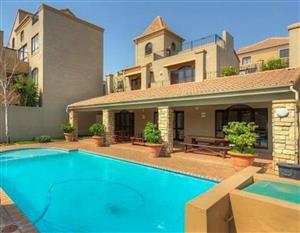 Apartment For Sale in Pineslopes