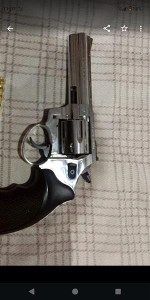 Blank 9mm chrome 6shot revolver an ammo an gun safe combo