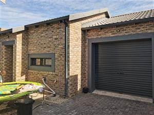 FAIRVIEW – Lovely Face-brick home 