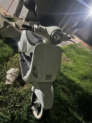 Motomia Capri scooter
