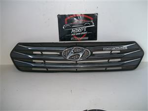 Hyundai Creta '15-'17 top grille with badge