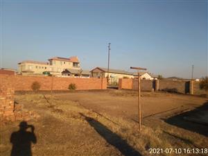 Double stand for business in Soshanguve Ext 14 M17 Road