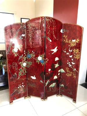 Stunning High lacquered Antique Chinese / Oriental 4 Panel screen - hand painted