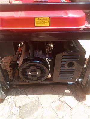 Ryobi Generator. Powerful 5 500 Watt, air cooled, 4 stroke engine • Sturdy roll 