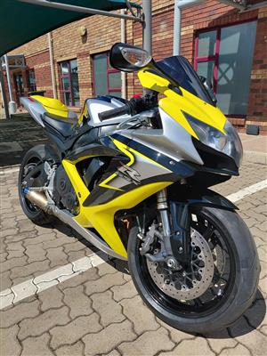 SUZUKI GSXR-600