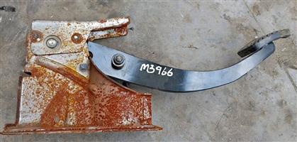 DODGE CALIBER PEDAL FOR SALE.