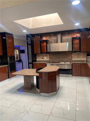 Hollywood-Style Mansion offering 5 Bed, 5 Bath on 1734sqm Land with 550sqm Under Roof