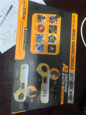 Mobile gaming console