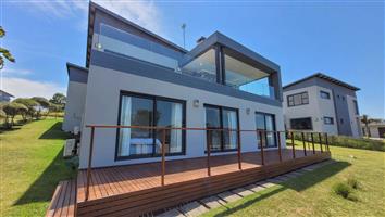 House For Sale in Palm Lakes Estates