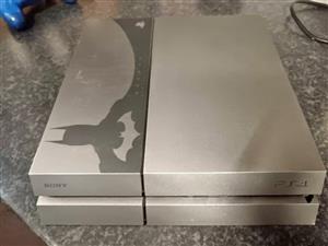  SONY PLAYSTATION 4 500GB LIMITED EDITION BATMAN: ARKHAM KNIGHT + 3 CONTROLLERS