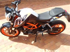2014 KTM Duke 390cc.