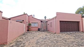 Townhouse For Sale in Rouxville
